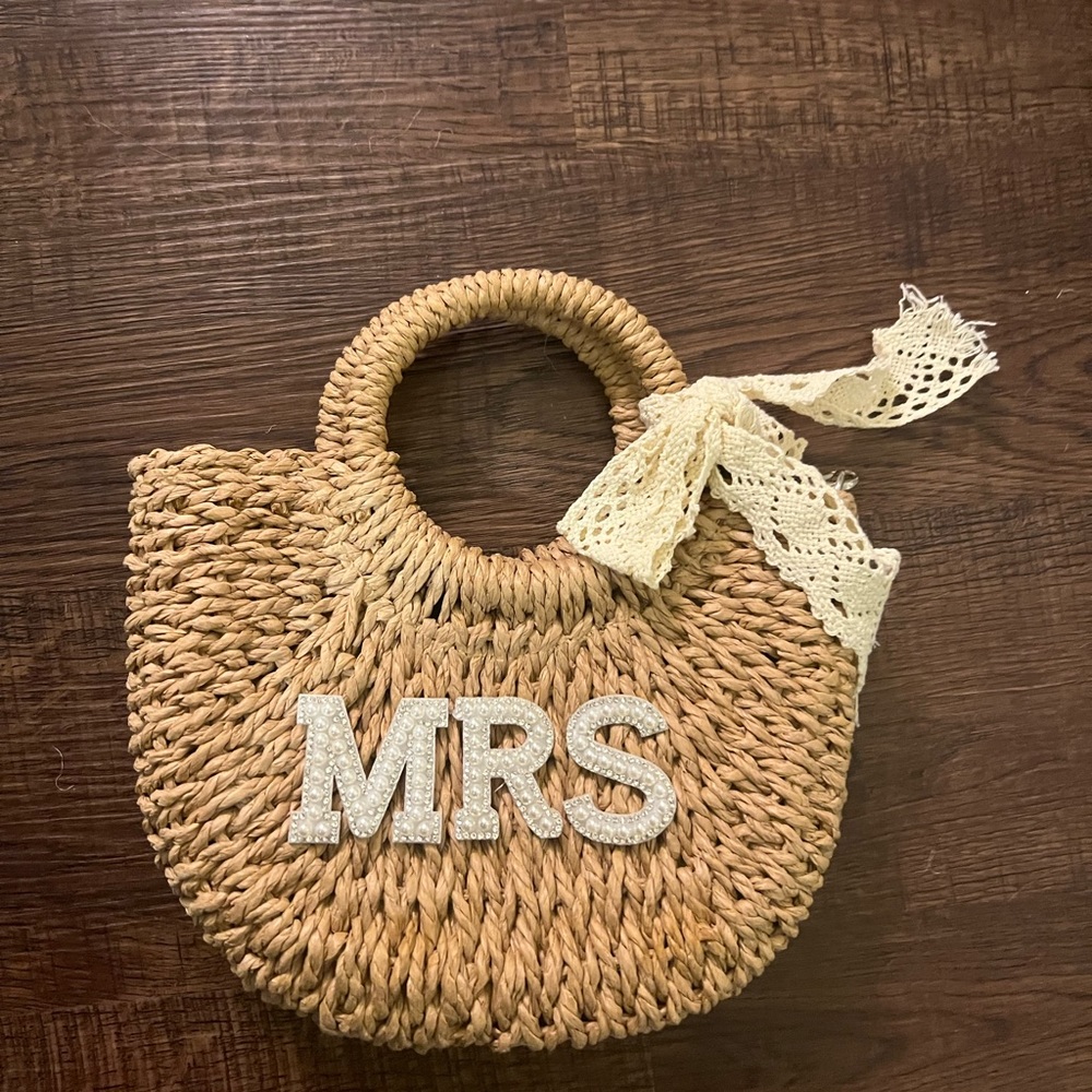 Small Mrs. Purse